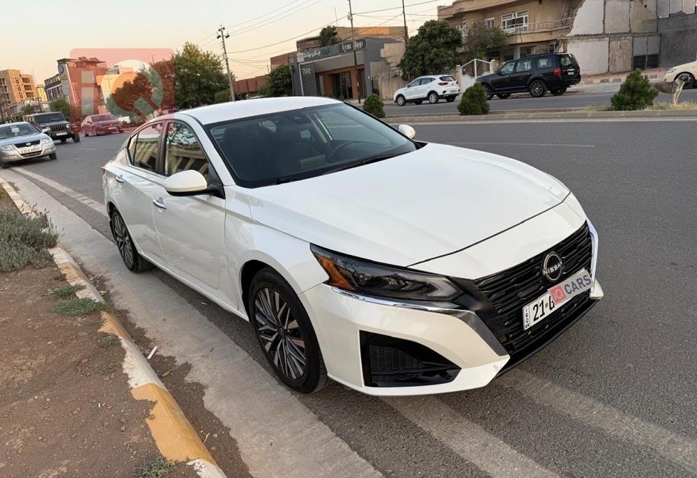 نيسان ألتيما